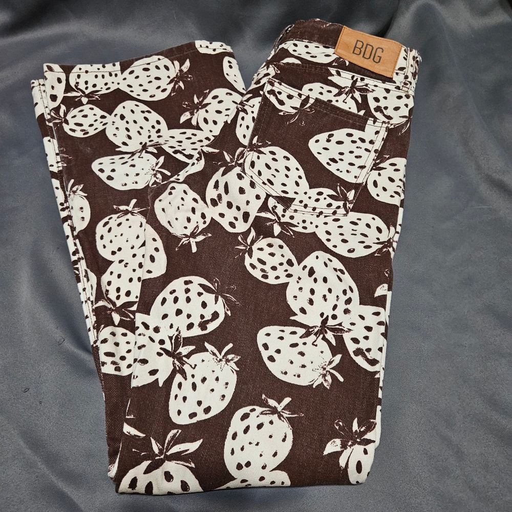 BDG Urban Outfitters Brown Strawberry Print 90s Bootcut Jeans Size 26 High Rise